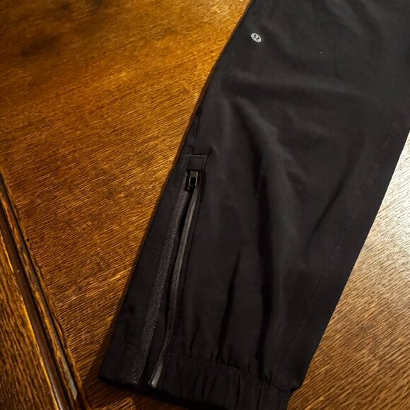 lululemon joggers - Picture 8 of 14
